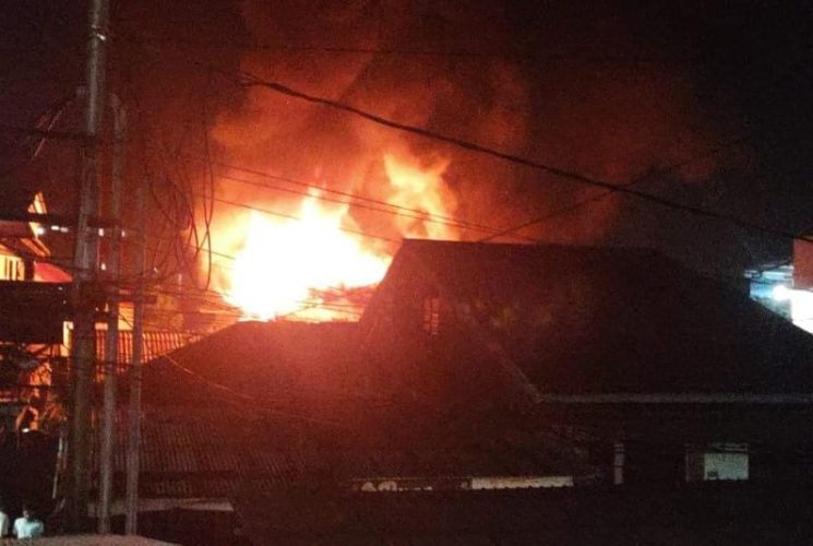 Ditinggal Kosong Silaturahmi Lebaran, Rumah Di Lahap Api, Diduga ini Penyebabnya