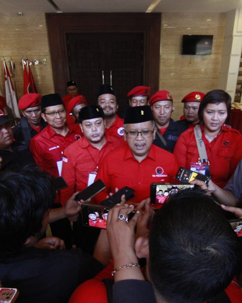 Soal Budiman Sudjatmiko “Belok” Ke Prabowo, Hasto: Mundur atau Dipecat