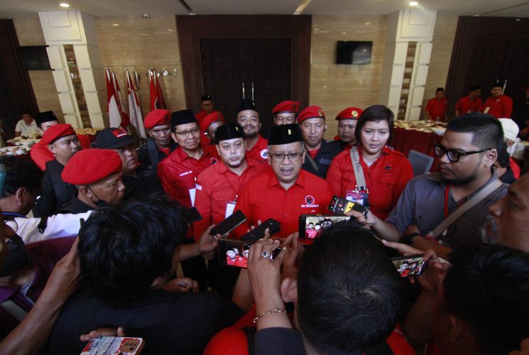 Soal Budiman Sudjatmiko “Belok” Ke Prabowo, Hasto: Mundur atau Dipecat