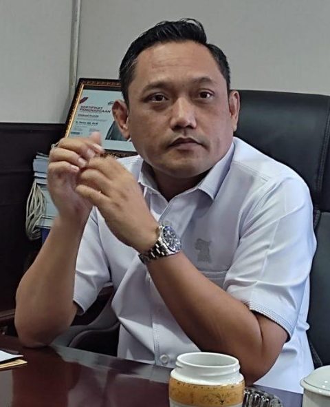 Seno Aji Beri Bantuan Pupuk, Bibit, dan Alat Pertanian untuk Petani Kukar