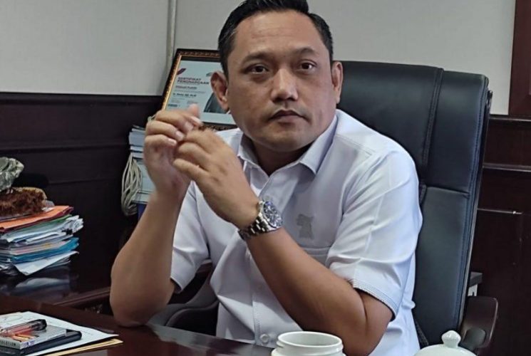 Seno Aji Beri Bantuan Pupuk, Bibit, dan Alat Pertanian untuk Petani Kukar