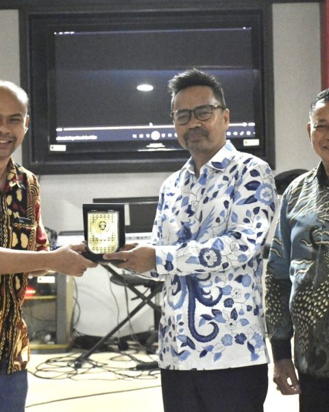 DPRD Kaltim Sambut Silaturahmi FH Unmul dan ALHI