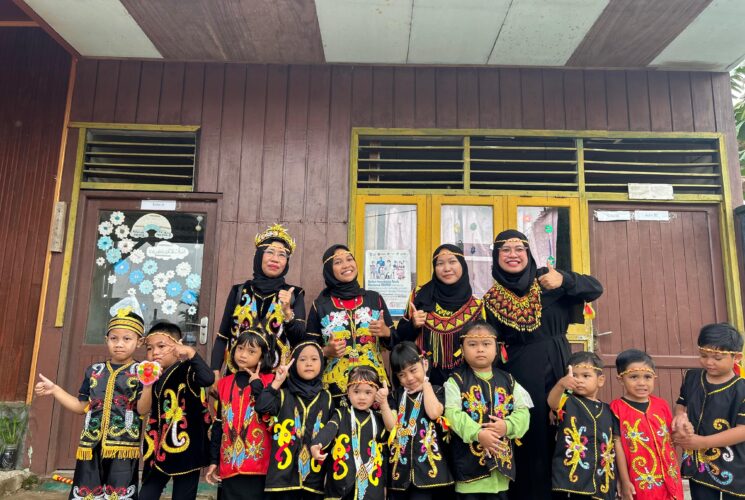 Anak-Anak KB dan TK Bina Ana Prasa III Semarakkan Gebyar PAUD Nasional dan HUT RI ke-79