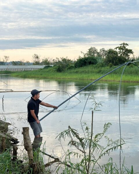 Lomba Mehancau Iwak di Sungai Karang Mumus Lempake Tepian