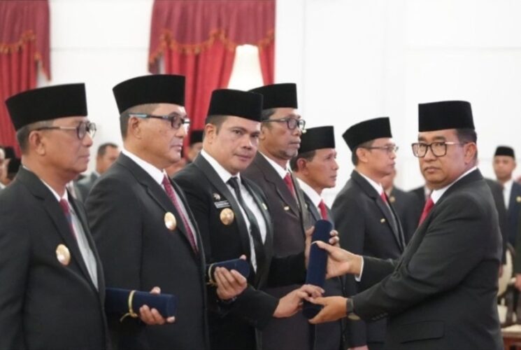 Enam Penjabat Sementara Dilantik untuk Kelancaran Pemerintahan di Kaltim