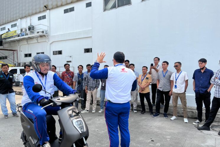 Instruktur Honda Edukasi Ratusan Ribu Masyarakat Soal Safety Riding