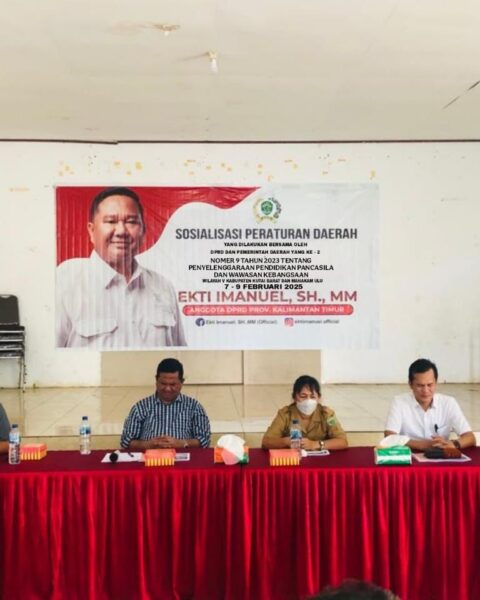 Ekti Imanuel Bahas Pendidikan Pancasila dan Wawasan Kebangsaan di Sekolaq Darat