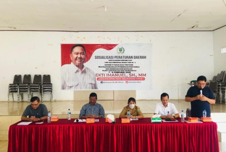 Ekti Imanuel Bahas Pendidikan Pancasila dan Wawasan Kebangsaan di Sekolaq Darat