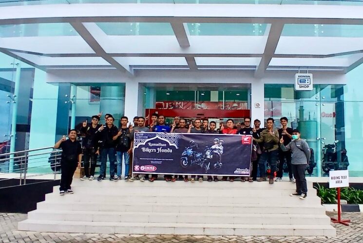 Berbagi Kebaikan Ala Komunitas Honda Samarinda dan Bontang Lewat Ramadhan Bikers Honda