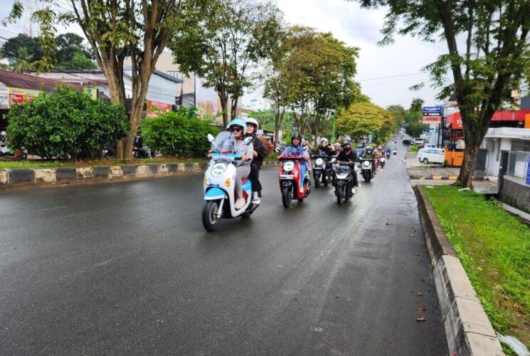Ngabuburit bersama Bikers Wanita Lewat “Scoopy Gir’s Day Out”