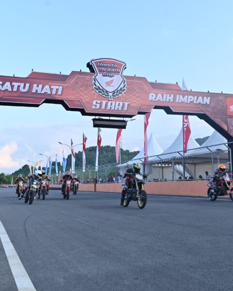 Ajak Pecinta Balap Melesat di Sirkuit, Honda Dream Cup Buka Kelas Baru Vario 160
