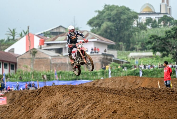 Tekad Arsenio Bawa Astra Honda Juarai Kejurnas Motocross 2025