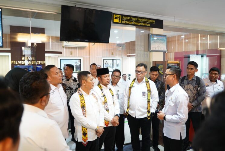 Rudy Mas’ud Minta Imigrasi Samarinda Dibenahi: Ruang Sempit, Parkir Minim