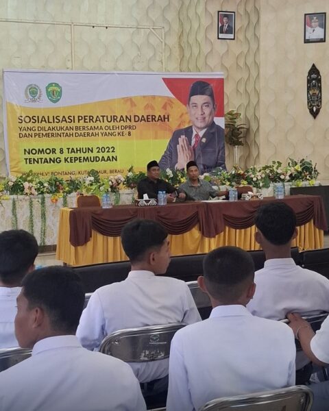 Apansyah Ajak Siswa SMA Sangkulirang Kenali Perda Kepemudaan