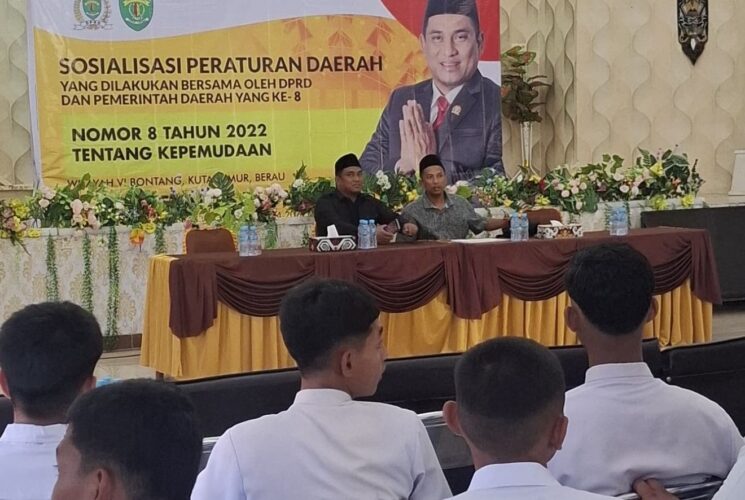 Apansyah Ajak Siswa SMA Sangkulirang Kenali Perda Kepemudaan