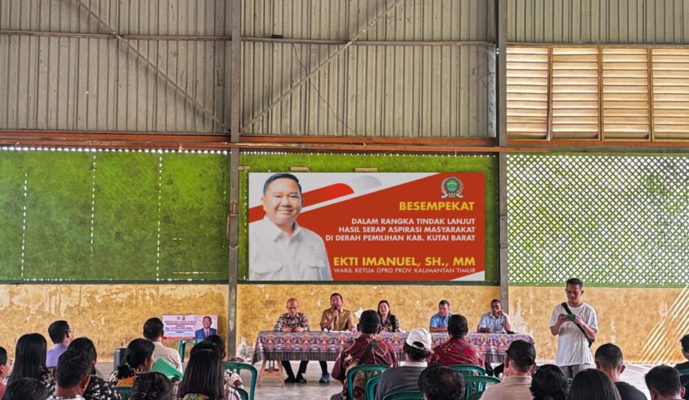 Ekti Imanuel Tindak Lanjuti Aspirasi Warga Lewat Bersempekat di Linggang Bigung