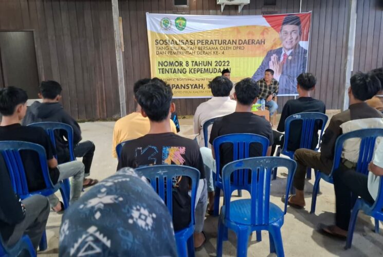 Apansyah Sosialisasikan Perda Kepemudaan di Desa Manubar