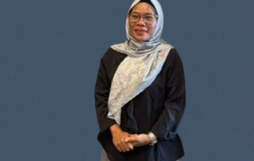 Fitri Angraini ketua pelaksana peluncuran buku sastra dwibahasa.(foto: ist)