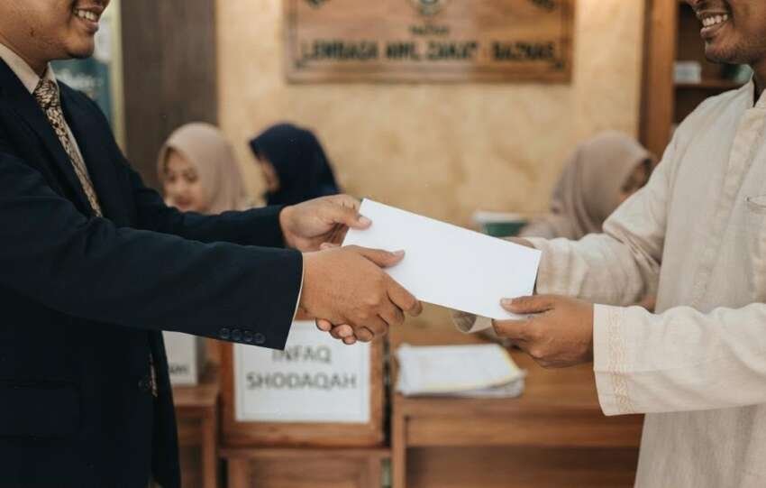 Menumbuhkan kepercayaan publik terhadap lembaga pengelola zakat.(foto: Onoff)