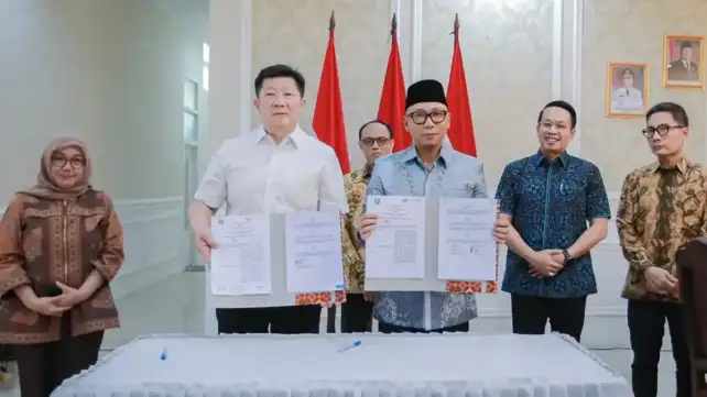 Pertemuan Gubernur Lampung, Rahmat Mirzani Djausal, bersama pihak investor.(foto: ist)